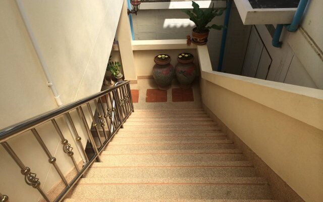 Ban Bangnangrom Hotel