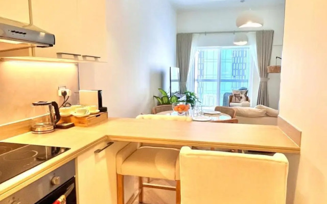 The Smart Concierge - Cayan tower