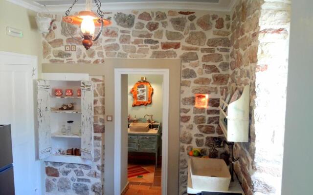 1836 Traditional House