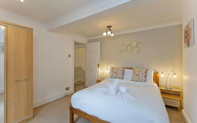 Imperial Horseferry Road Apartment