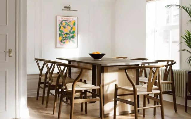 Notting Hill Mews House Sleeps 8
