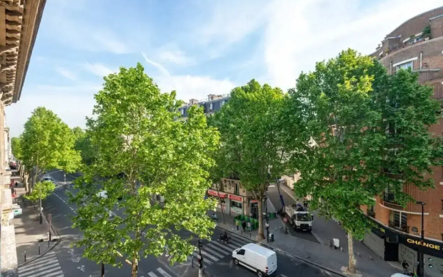 Modern Apartment nr Sacré Coeur for 6p