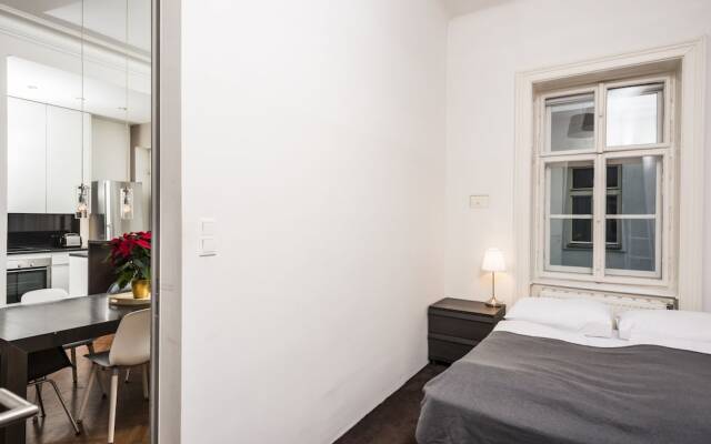 Senator Suite Stephansplatz by Welcome2Vienna