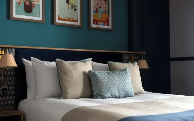 Round House Apartments