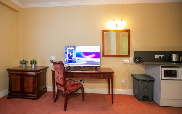 Citywest Aparthotel