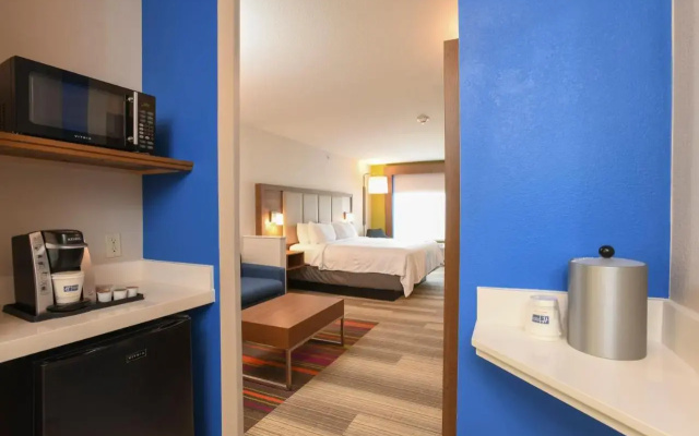 Holiday Inn Exp Richwood Cincinnati S