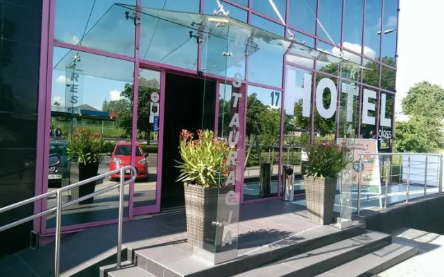 Hotel & Restauracja Glass