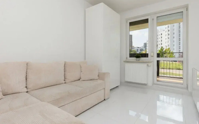 Spacious Targowek Apartment by Renters