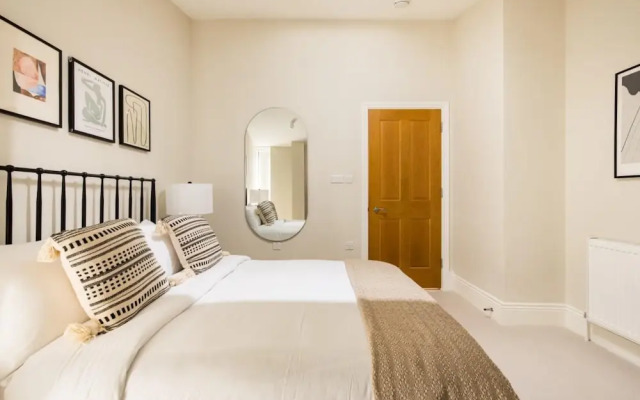 The Tooting Hideout - Dazzling 3bdr Flat With Balcony