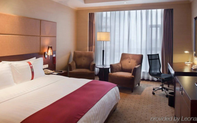 Holiday Inn Chongqing Guanyinqiao by IHG