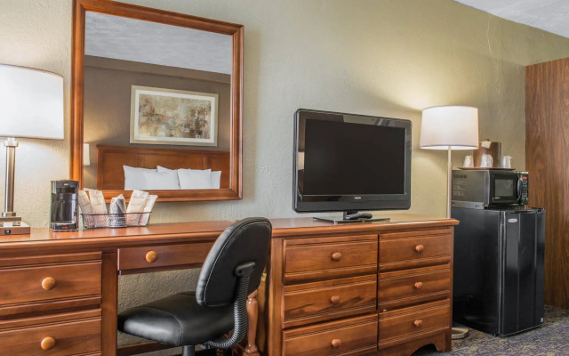 Quality Inn University Center