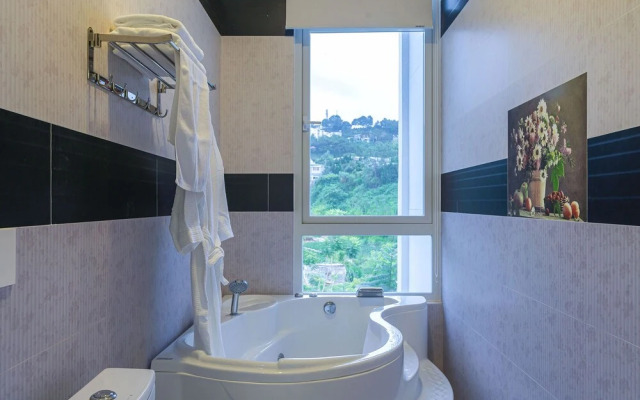 La FLeur 2 Luxury Garden Hotel