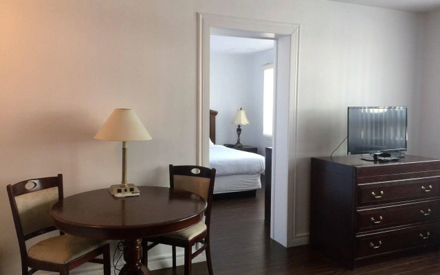 Duvernay Studios and Suites