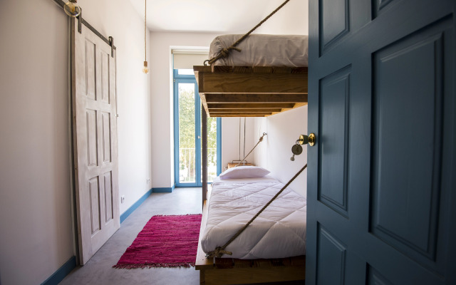 Des Arts- Guesthouse - Hostel