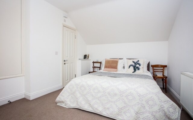 Wonderful 4 Bedroom Home In Kensal Rise