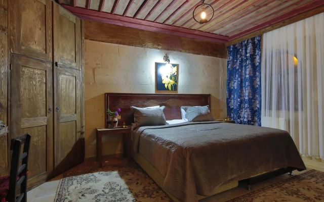Jerveni Cave Hotel