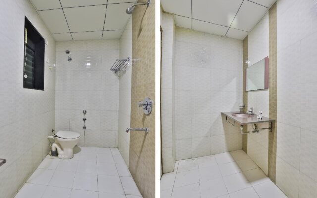 Varma Palace By OYO Rooms