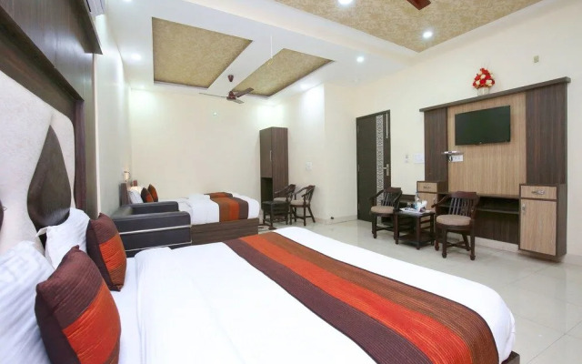 OYO 14157 RS Hotel & Restaurant