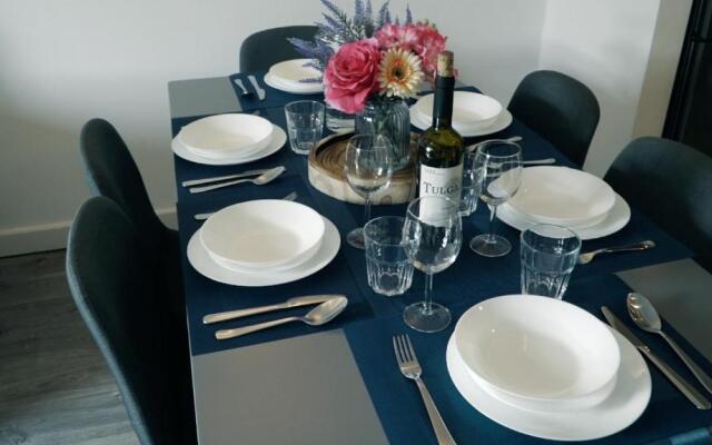 Blue Apartment, 2 Bedroom with Balcony, Netflix