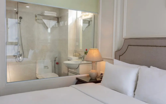 Golden Legend Palace Hotel
