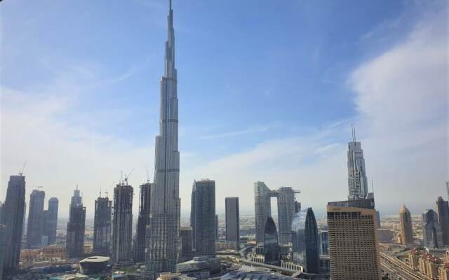 Luxury Stay at the Fountains - Dubai