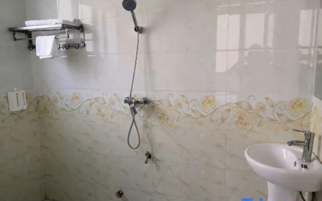 Hezhou Baoheng No. 15 Homestay – Bathroom – Hezhou