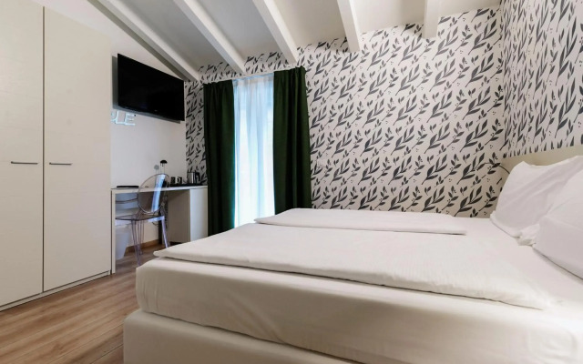 Hi Hotels Torbole Pool & Spa