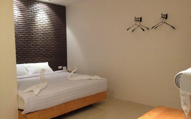 Dfeel House