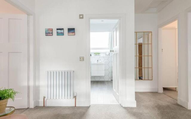 Captivating 4-bed House in Killin