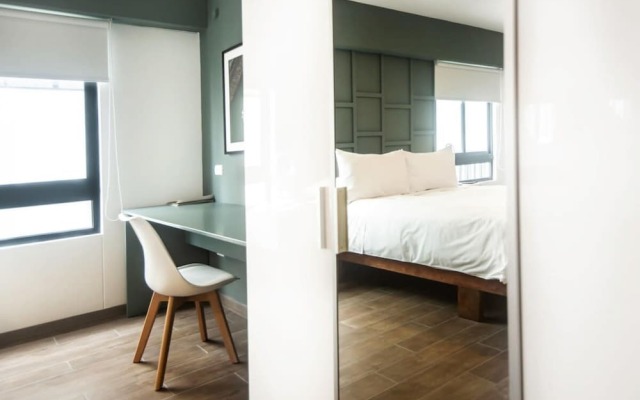 w Upscale 2BR in Miraflores