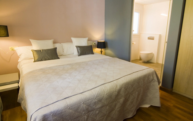 BYPILLOW Villa Lorena