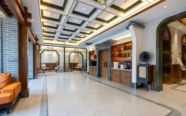 Nostalgia Hotel (West lake Hangzhou)