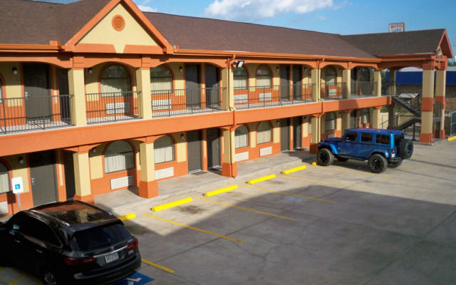 Scottish Inn & Suites