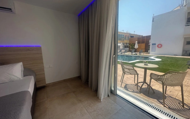 Sun Plaza Suites - Adults Only