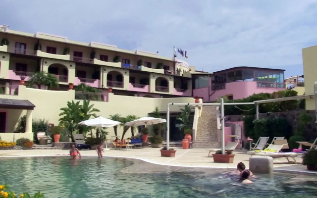 Hotel Tritone