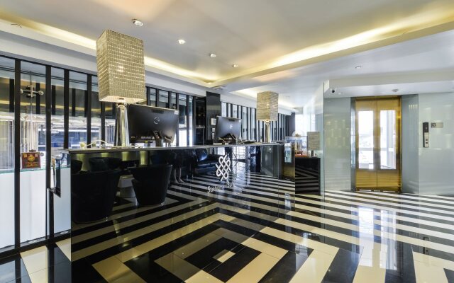 Отель Sukhumvit Suites