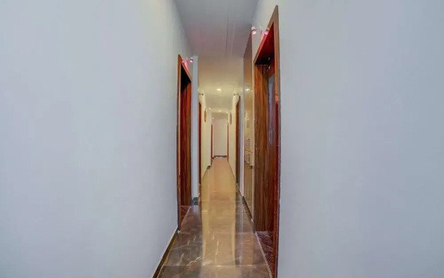OYO 24848 Royal Imperio
