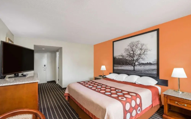 Super 8 by Wyndham Dandridge