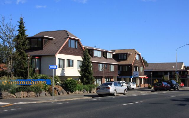 Commodore Motels