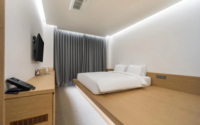 Incheon(Eulwang-ri) Bluefrog Hotel
