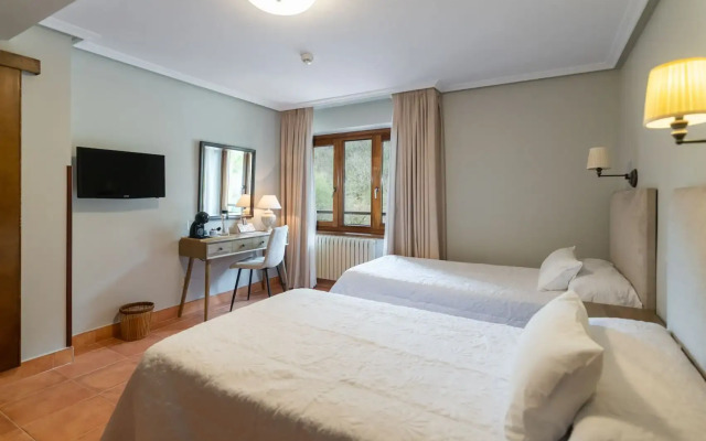 Logis Hotel La Casa De Juansabeli
