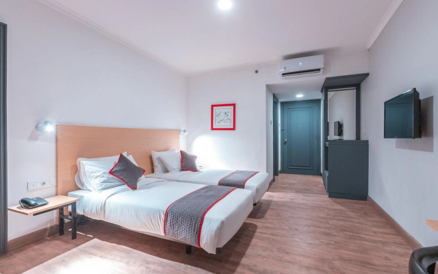 Super OYO Townhouse 2 Hotel Gunung Sahari – Guest Rooms – Jakarta