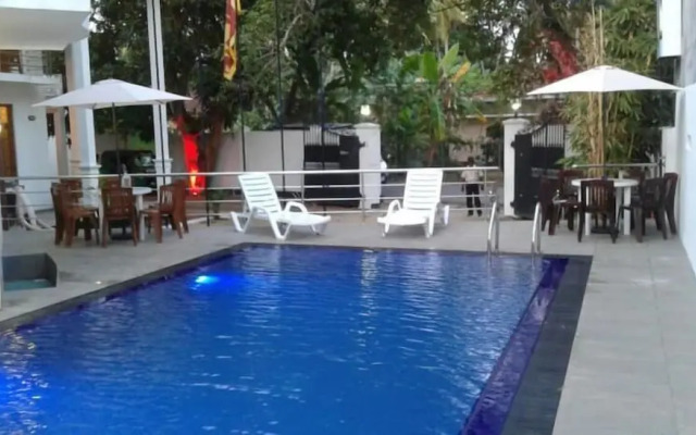 Mahakumara White House Hotel