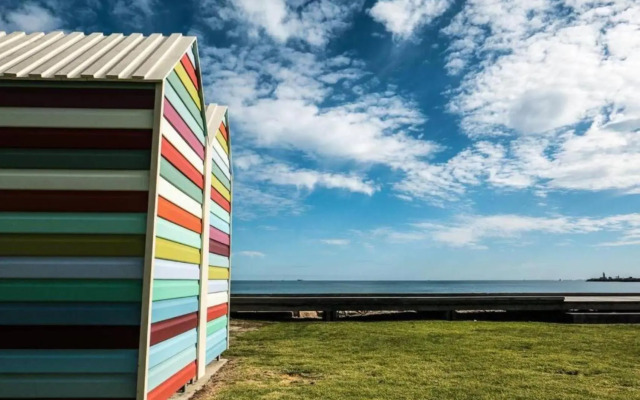 The Allegra - 180 degree ocean and city views