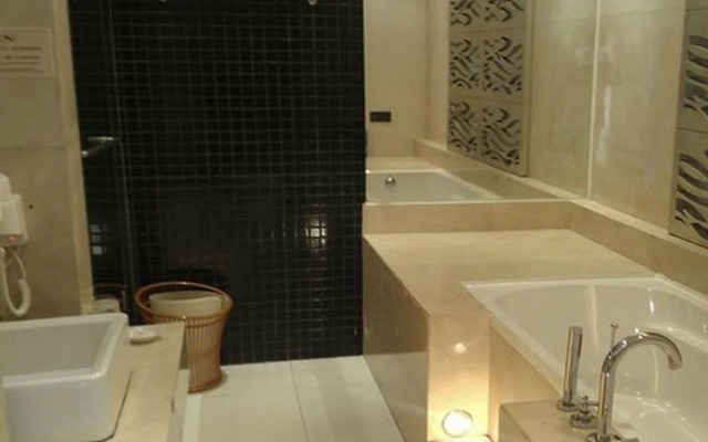 Ginza Business Hotel - Dongguan