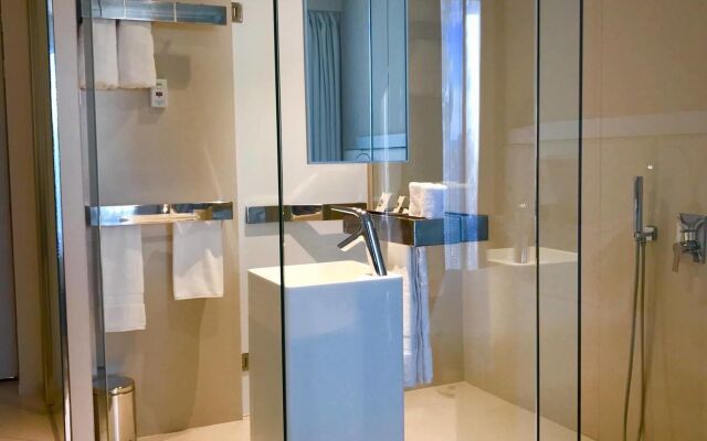 The Grove Design Hotel