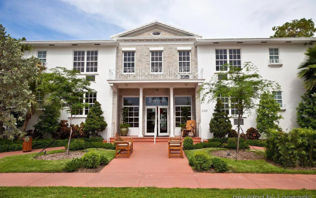 Tradewinds Apartment Hotel