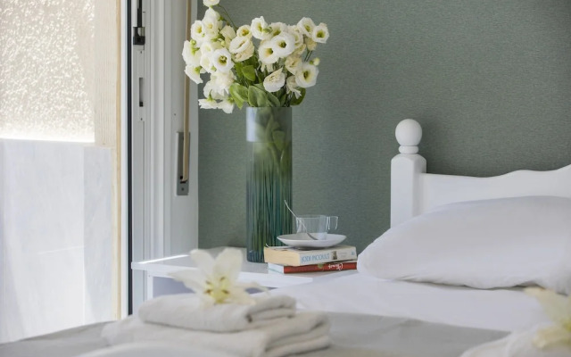 Lordos Sunshore Beachfront Suite