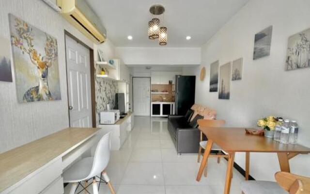 Modern Unit at Lumpini,Sathon by Sabai