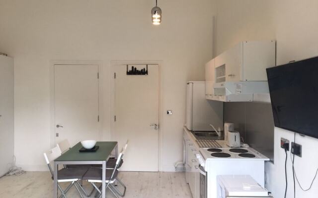 New Modern Studio on River